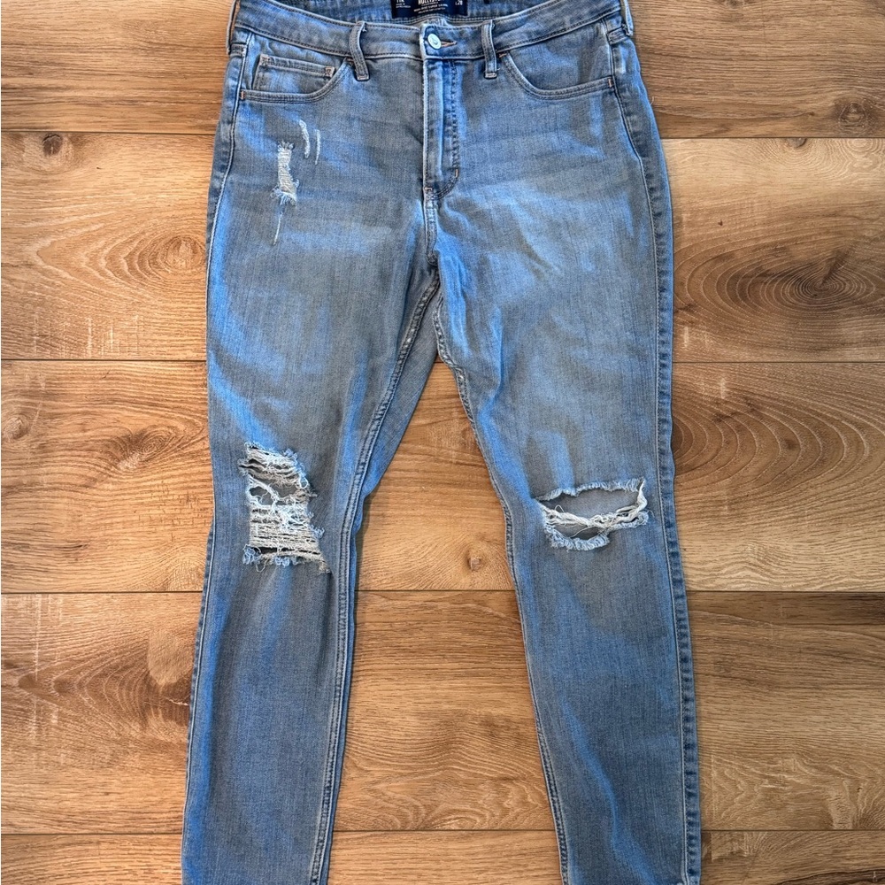 Hollister Distressed High-rise Super Skinny Jeans size 11R/30